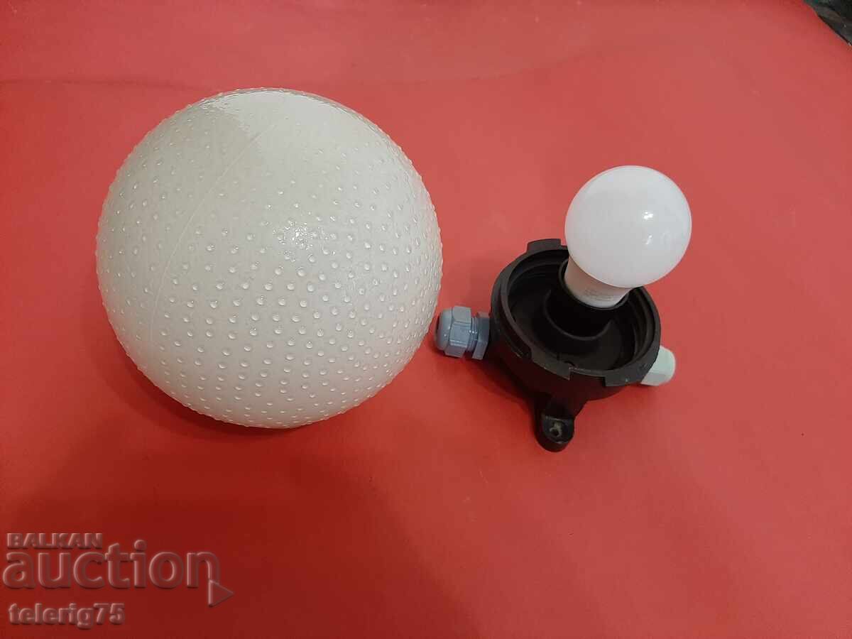 Vechi Plafonieră Retro Tip Glob pentru Montaj Aparent + Bec LED cu preț 20.00 BGN | € 10.23