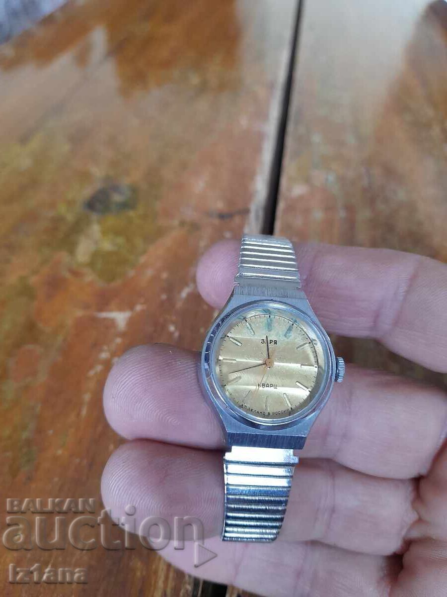 Οι ηλικιωμένες κυρίες παρακολουθούν τη Zarya με τιμή 27.00 BGN | € 13.80