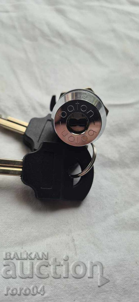 Licitație BRAVA DE LA ROTATIVĂ / SEIF - BATON - NOU Licitație BRAVA DE LA ROTATIVĂ / SEIF - BATON - NOU