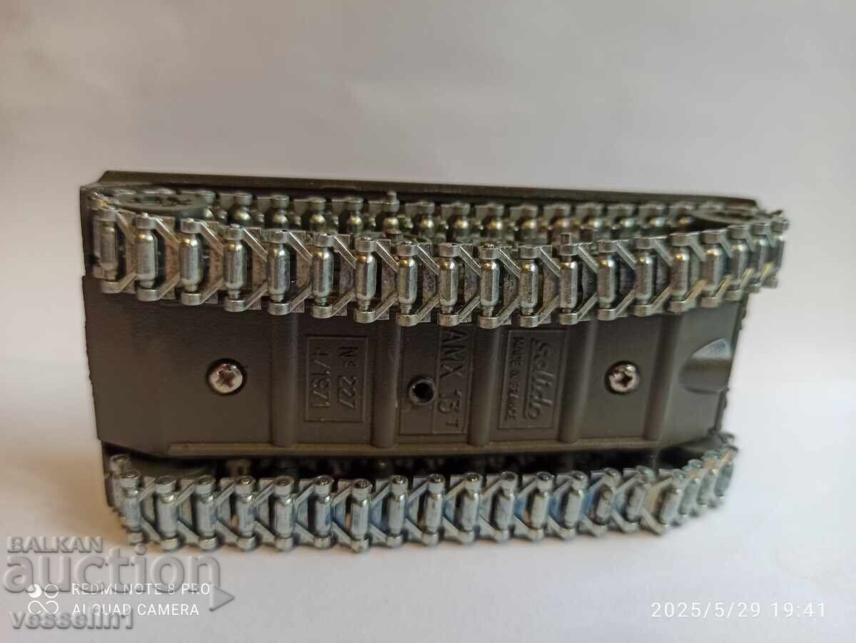 Auction  SOLIDO 1/50 METAL MILITARY TANK AMX 13 VCI TRANSPORT