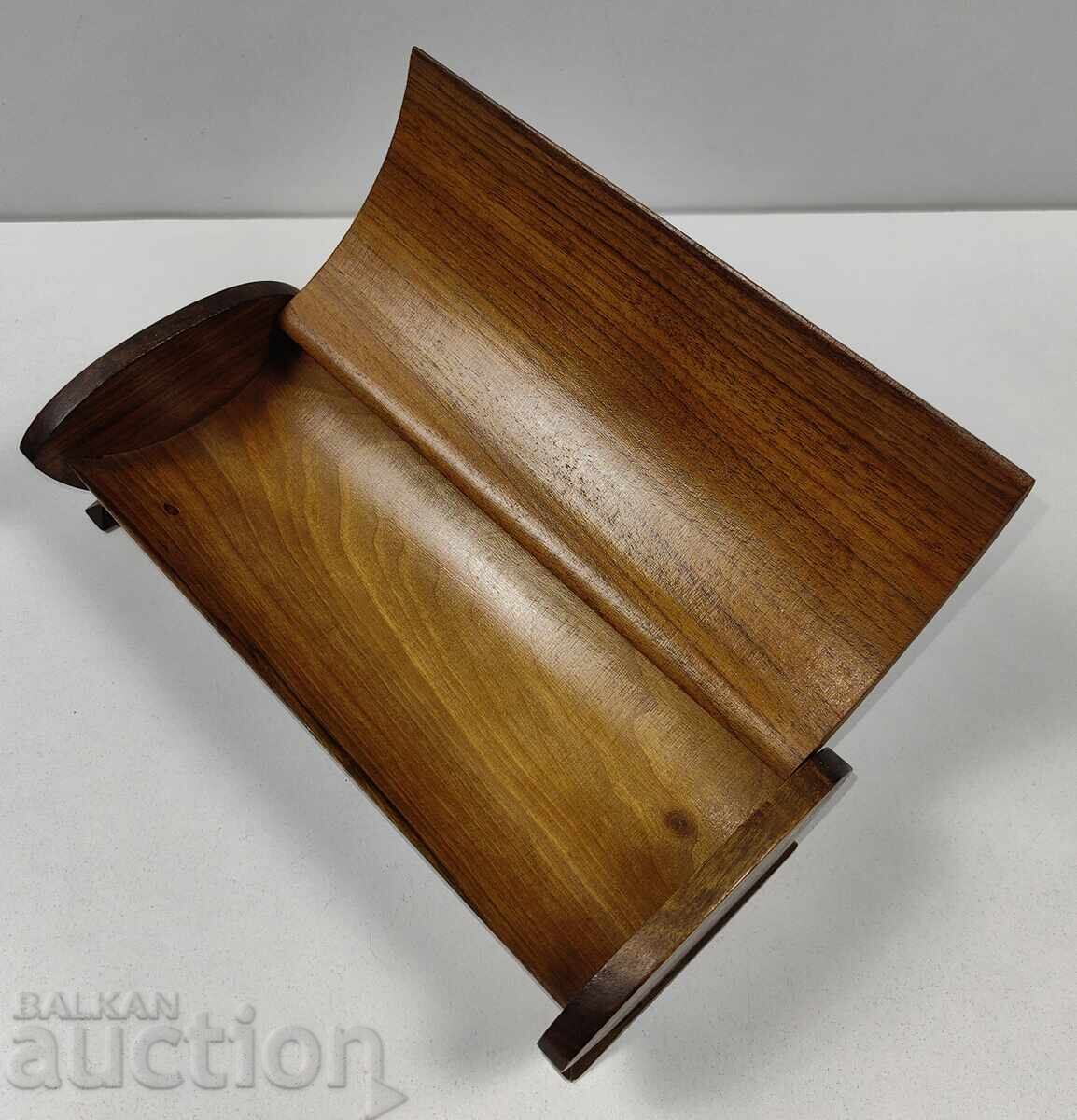 Delivery of OLD CARVED JEWELRY BOX WOODCARVING Delivery of OLD CARVED JEWELRY BOX WOODCARVING