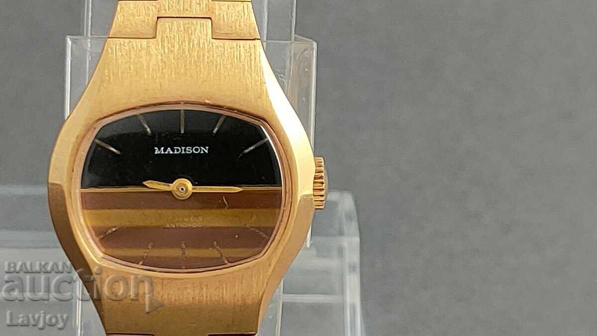 Madison колекционерски ръчен дамски позлатен часовник 12 с цена 50.00 лв. | € 25.56