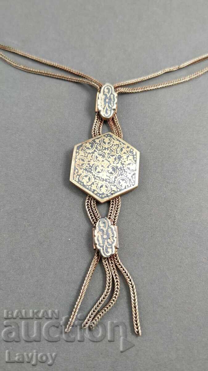 Дамско колие ниело с цена 120.00 лв. | € 61.36 Дамско колие ниело с цена 120.00 лв. | € 61.36