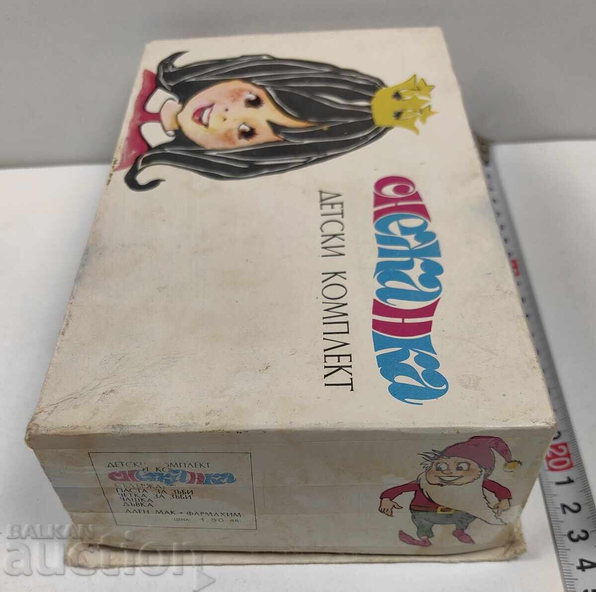 Доставка на СНЕЖАНКА ДЕТСКИ КОМПЛЕКТ ЧЕТКА ЗЪБИ ДЖУДЖЕ СОЦ ПРАЗНА КУТИЯ Доставка на СНЕЖАНКА ДЕТСКИ КОМПЛЕКТ ЧЕТКА ЗЪБИ ДЖУДЖЕ СОЦ ПРАЗНА КУТИЯ