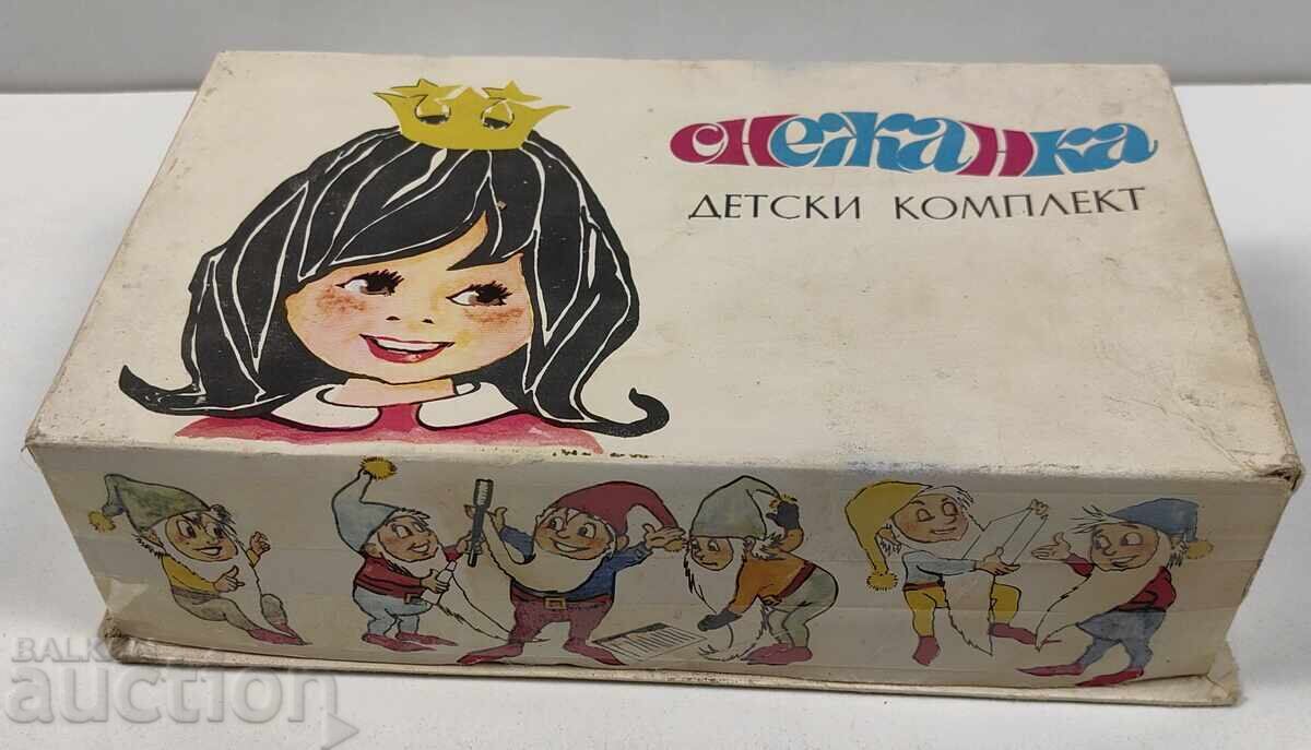 СНЕЖАНКА ДЕТСКИ КОМПЛЕКТ ЧЕТКА ЗЪБИ ДЖУДЖЕ СОЦ ПРАЗНА КУТИЯ СНЕЖАНКА ДЕТСКИ КОМПЛЕКТ ЧЕТКА ЗЪБИ ДЖУДЖЕ СОЦ ПРАЗНА КУТИЯ