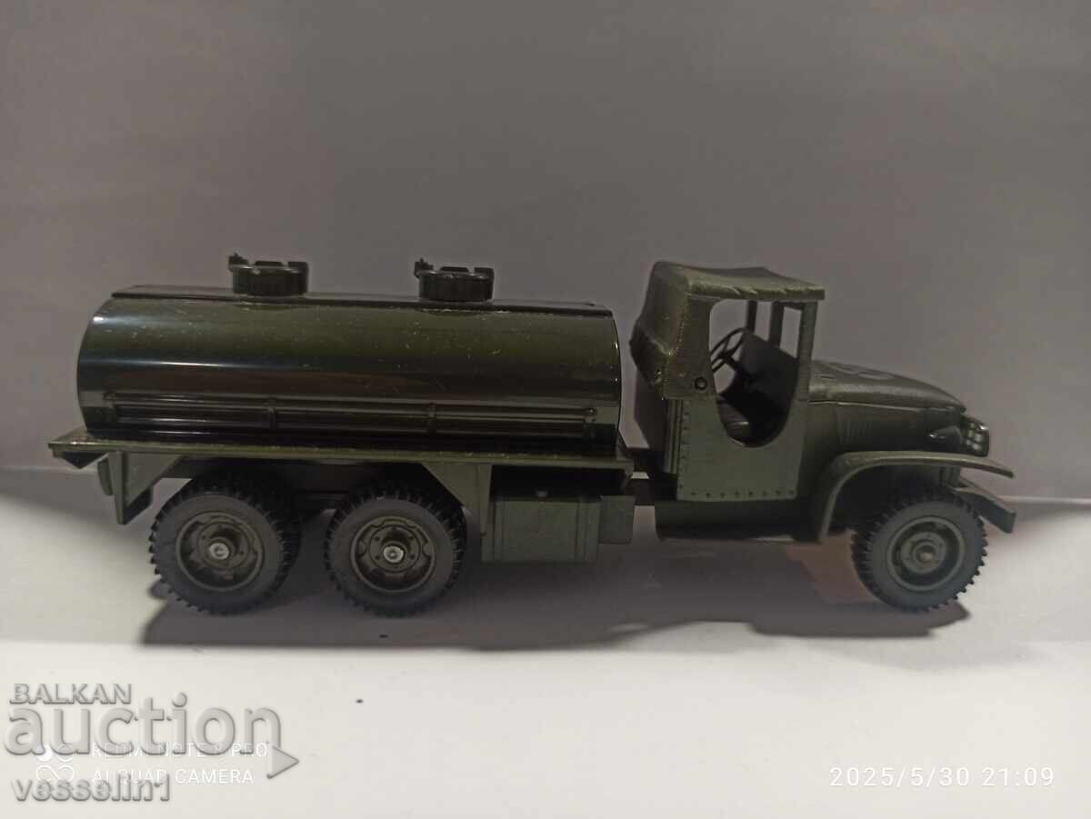 Old Solido military truck of the American army with price € 20.00 | 39.12 BGN