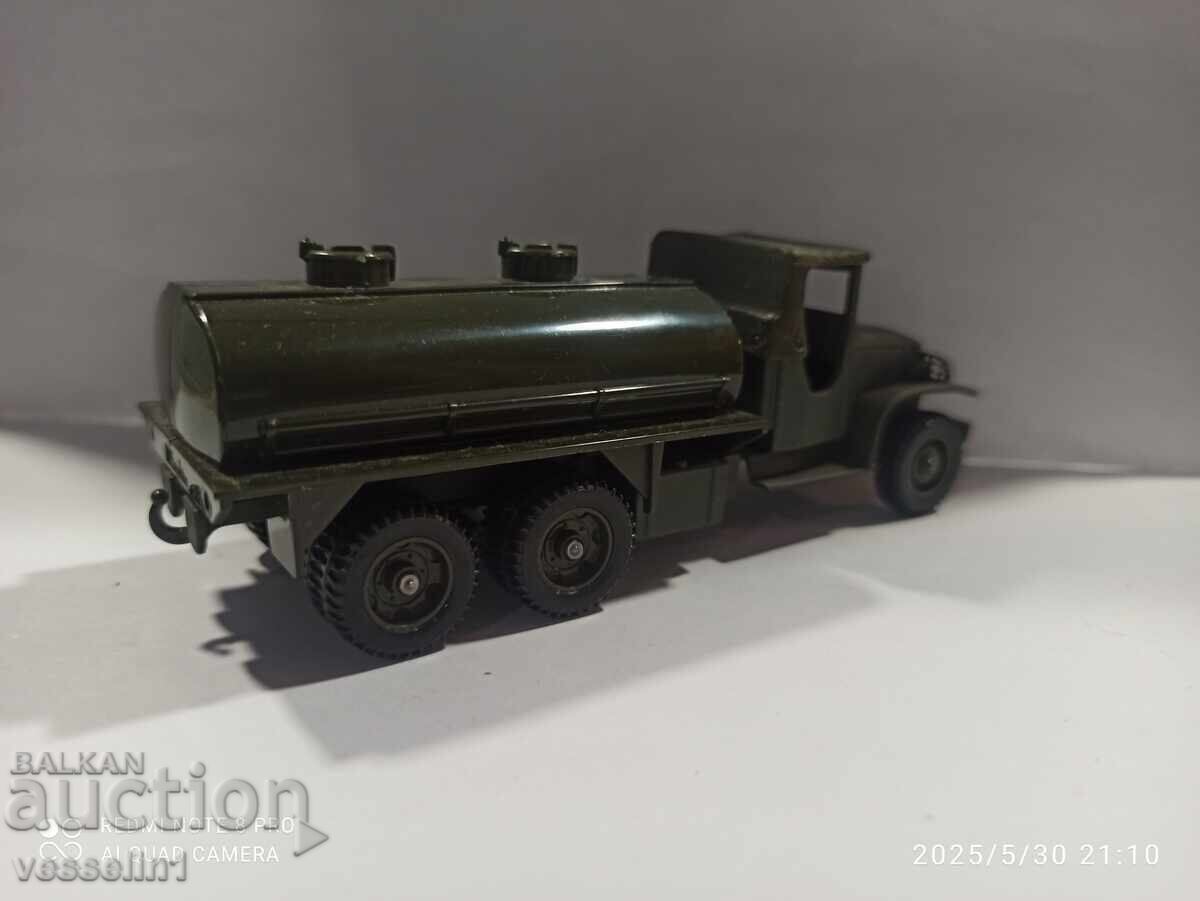 Auction  Old Solido military truck of the American army