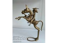 Sculptură masivă din bronz cu scenă de vânătoare