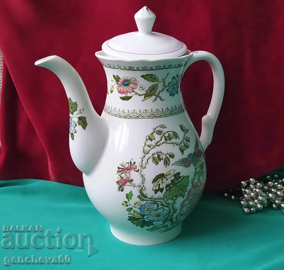 Ceainic de porțelan englezesc - marcaje cu preț € 15.00 | 29.34 BGN Ceainic de porțelan englezesc - marcaje cu preț € 15.00 | 29.34 BGN