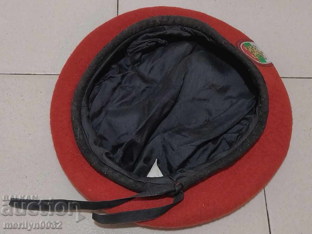 Στρατιωτικό μπερέ, στολή, μπερέ με εθνόσημο με τιμή 37.00 BGN | € 18.92 Στρατιωτικό μπερέ, στολή, μπερέ με εθνόσημο με τιμή 37.00 BGN | € 18.92