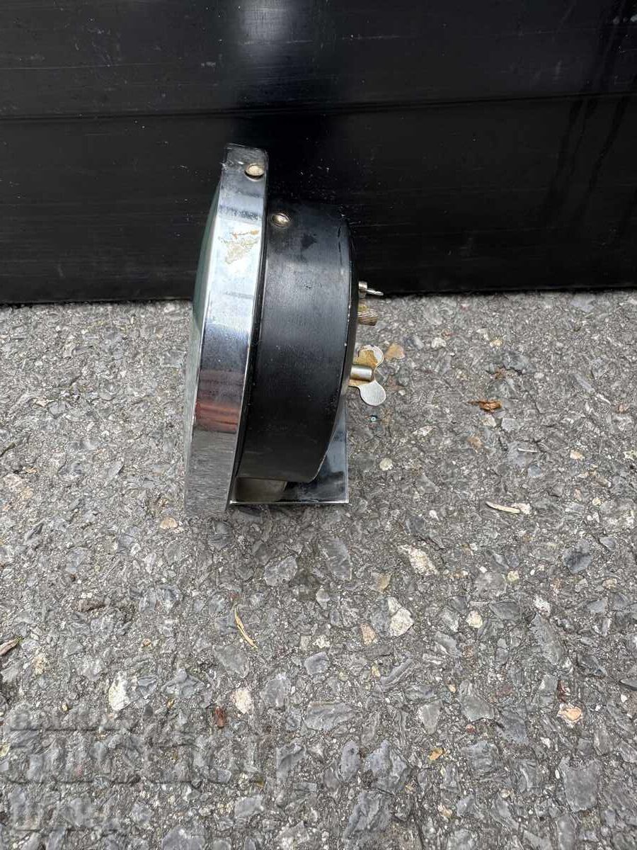 Auction Antique Chinese Animated Desk Clock with Fish Auction Antique Chinese Animated Desk Clock with Fish