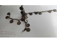 Gizdilo, sahan renascentist, subțire, proțap, podoabă