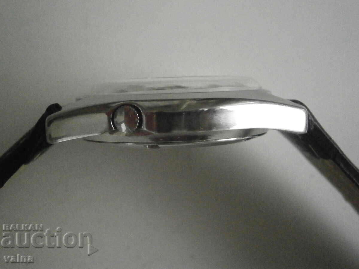 Delivery of SEIKO 5, cal. 7009A-8049, vtg automatic, case - 38.2mm, Japan Delivery of SEIKO 5, cal. 7009A-8049, vtg automatic, case - 38.2mm, Japan