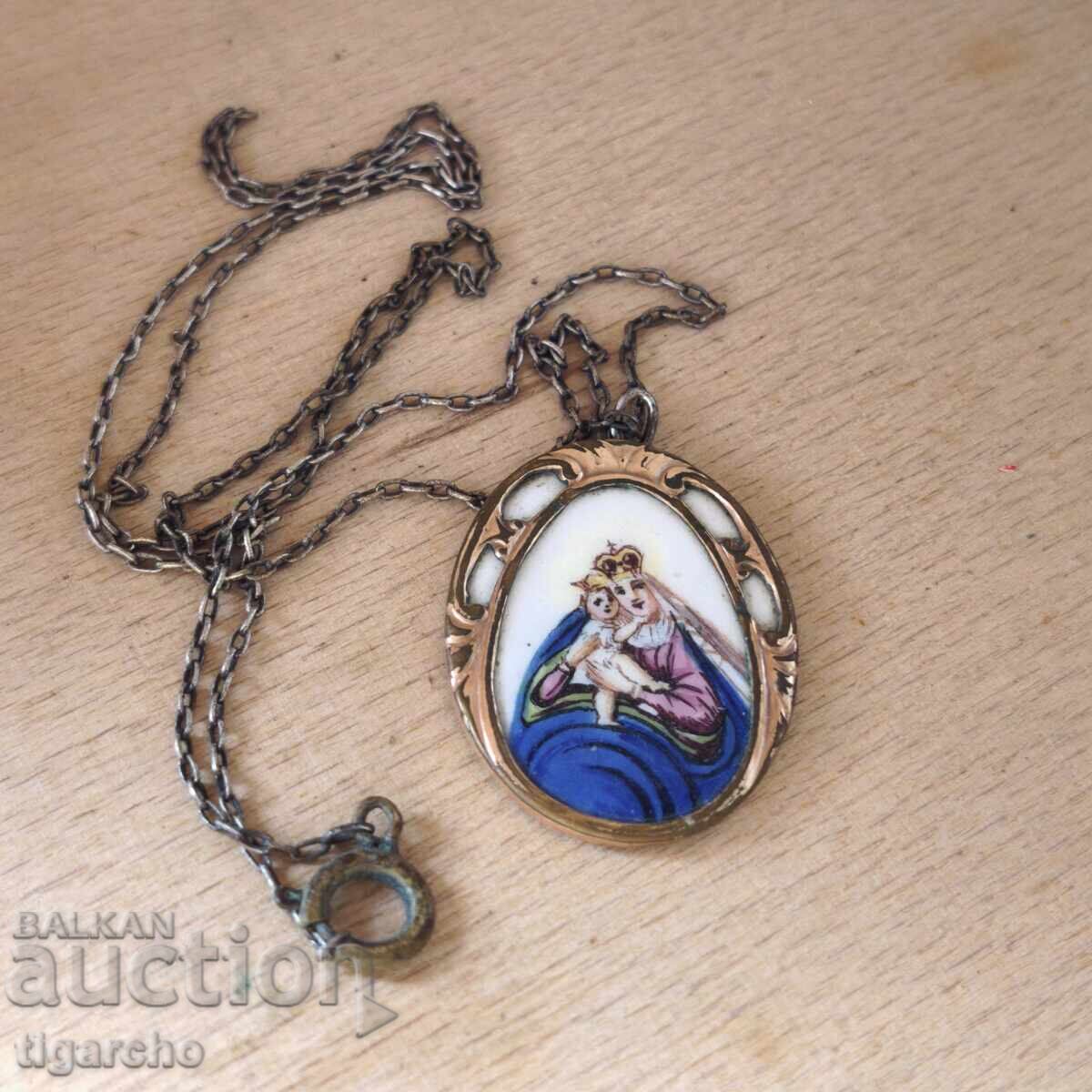 Стар медальон емайл с цена 200.00 лв. | € 102.26 Стар медальон емайл с цена 200.00 лв. | € 102.26