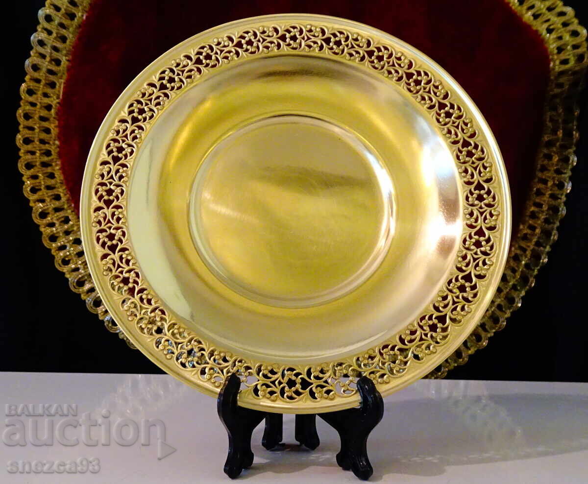 Аукцион Уникални бронзови чинии с филигран,позлата. Аукцион Уникални бронзови чинии с филигран,позлата.