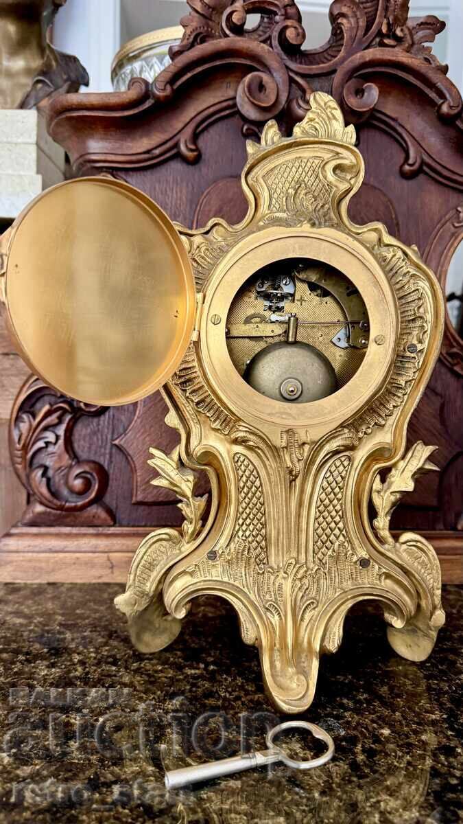 Ceas de masă din alamă cu preț € 190.00 | 371.61 BGN Ceas de masă din alamă cu preț € 190.00 | 371.61 BGN