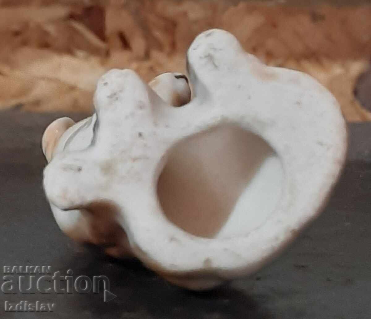 Delivery of Porcelain dog figurine