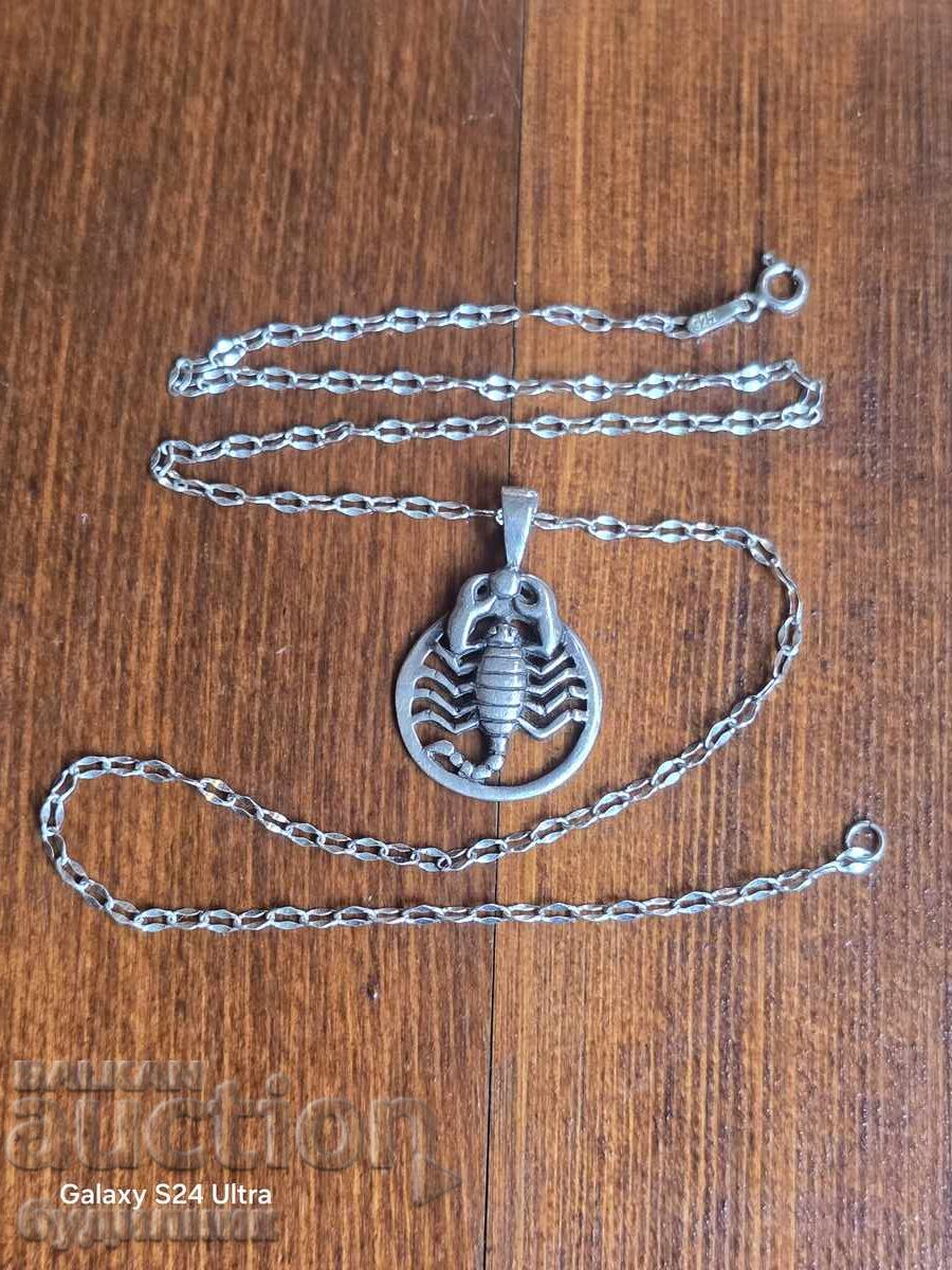 Silver chain with pendant. 5.17 Grams. 44cm. Selling over 100 - 5 Silver chain with pendant. 5.17 Grams. 44cm. Selling over 100 - 5