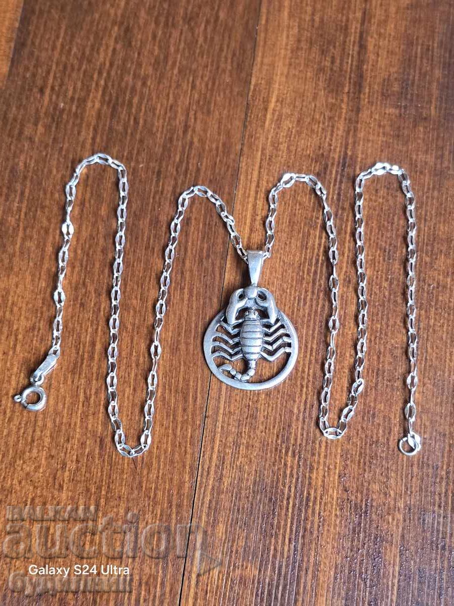 Silver chain with pendant. 5.17 Grams. 44cm. Selling over 100 - 6 Silver chain with pendant. 5.17 Grams. 44cm. Selling over 100 - 6