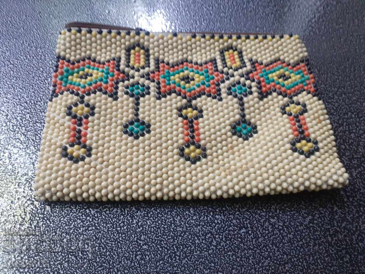 Geanta veche cu margele cu preț 39.00 BGN | € 19.94