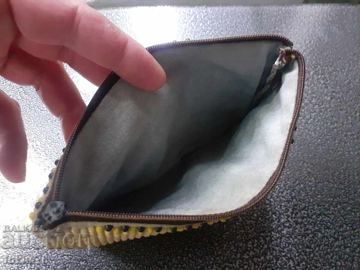 Livrarea Geanta veche cu margele