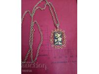 Старинно колие, стомана и Позлата