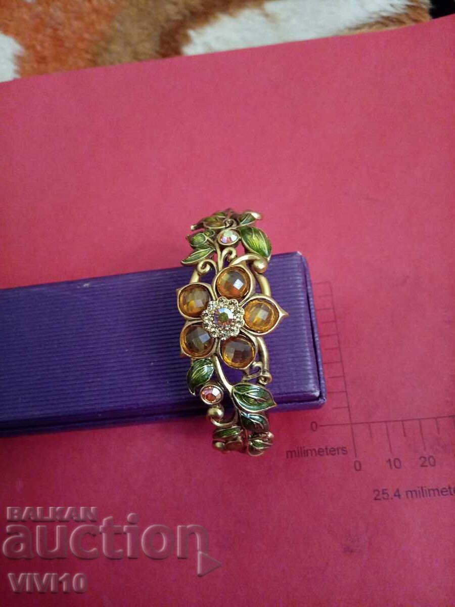 Старинна гривна емаил и камъни с цена 40.00 лв. | € 20.45