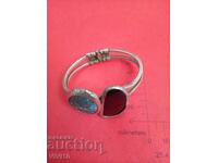 Antique bracelet with 2 large stones