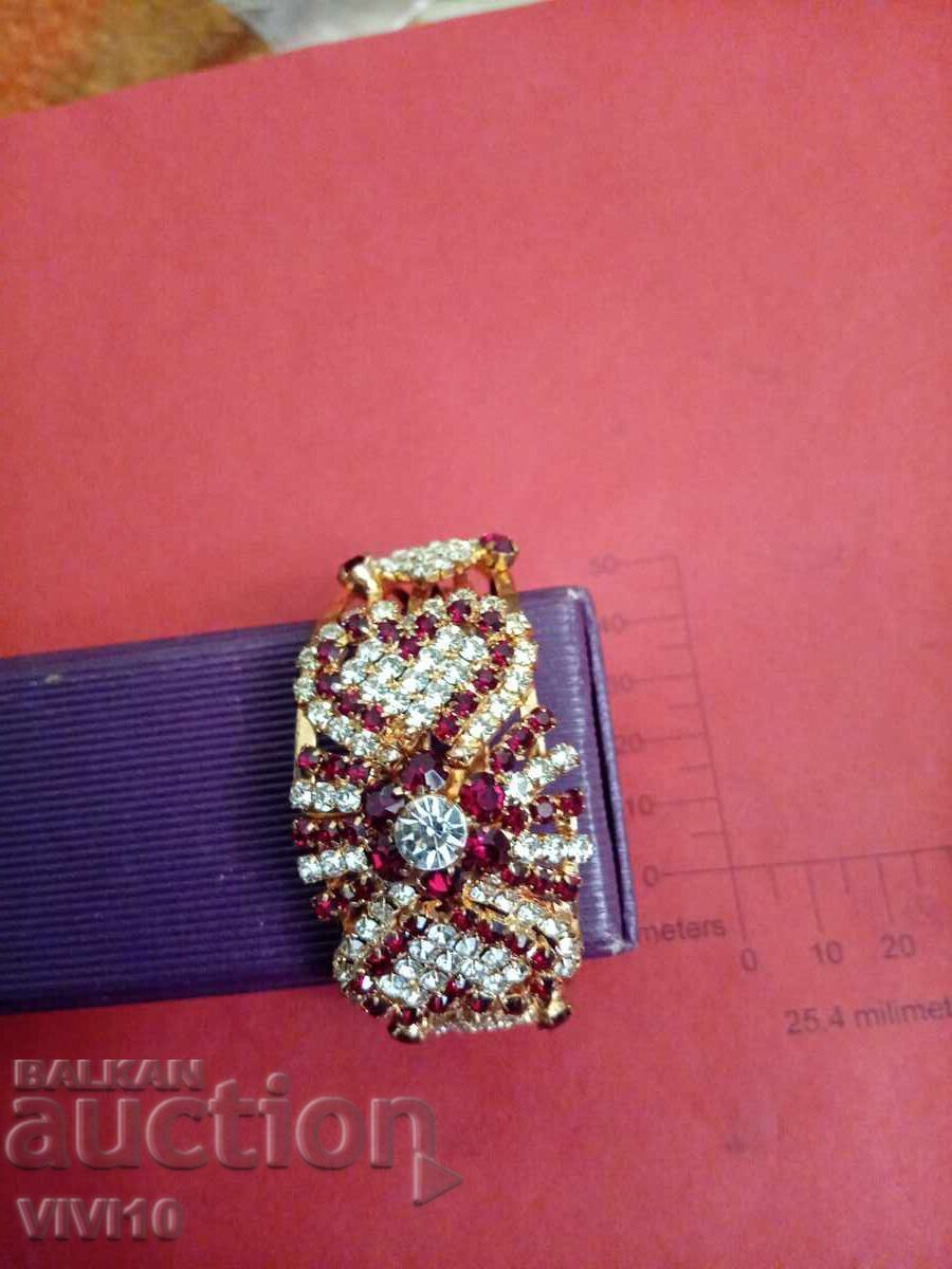 Старинна гривна с камъни с цена € 20.00 | 39.12 лв.