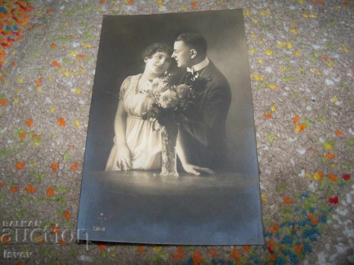 Стара романтична пощенска картичка от 1920г.