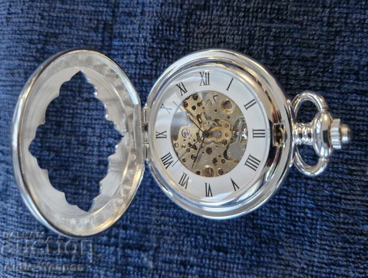 Ceas de buzunar mecanic #2 cu preț € 25.00 | 48.90 BGN Ceas de buzunar mecanic #2 cu preț € 25.00 | 48.90 BGN