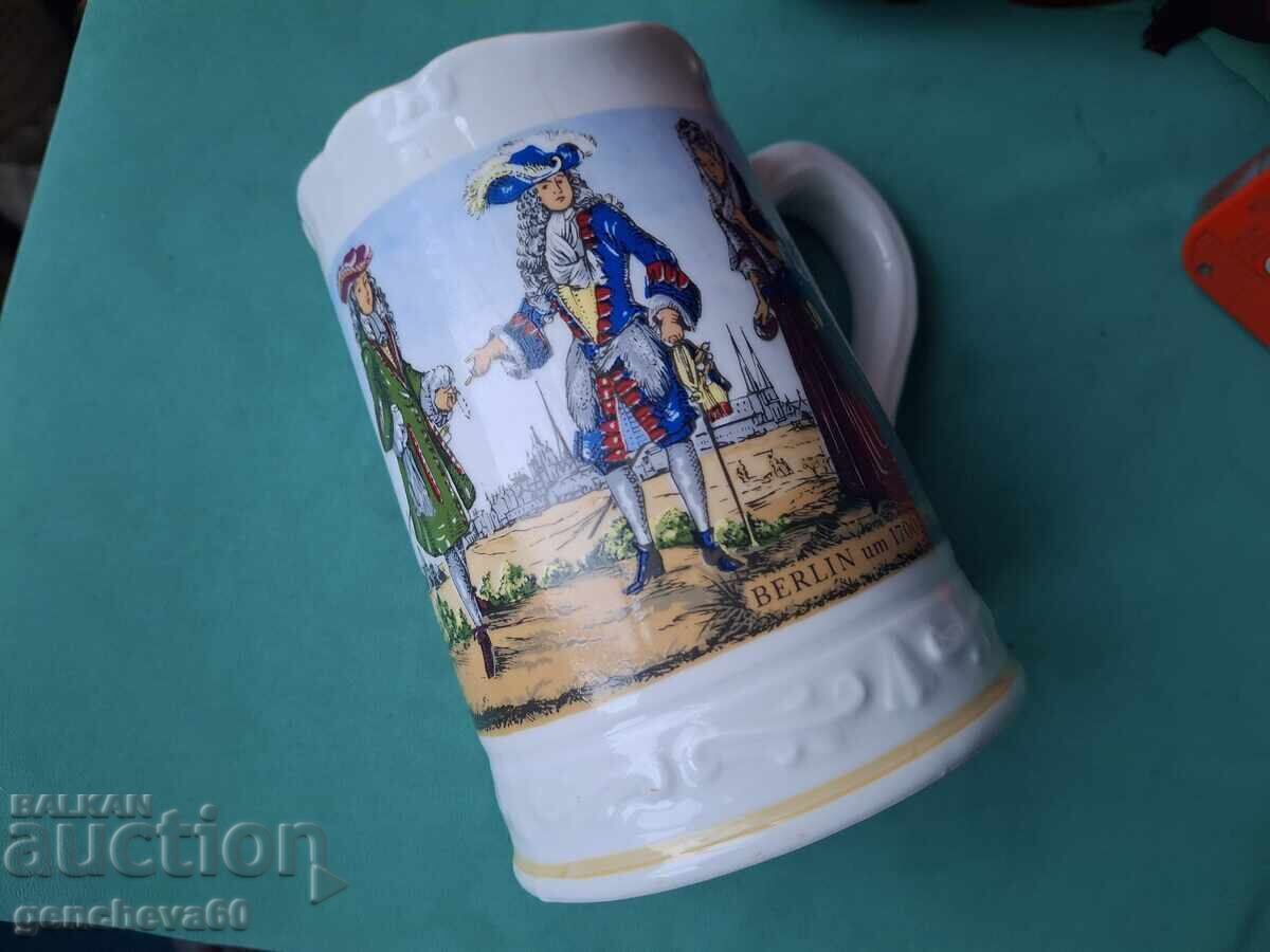 Delivery of COLLECTIBLE Porcelain Mug GDR