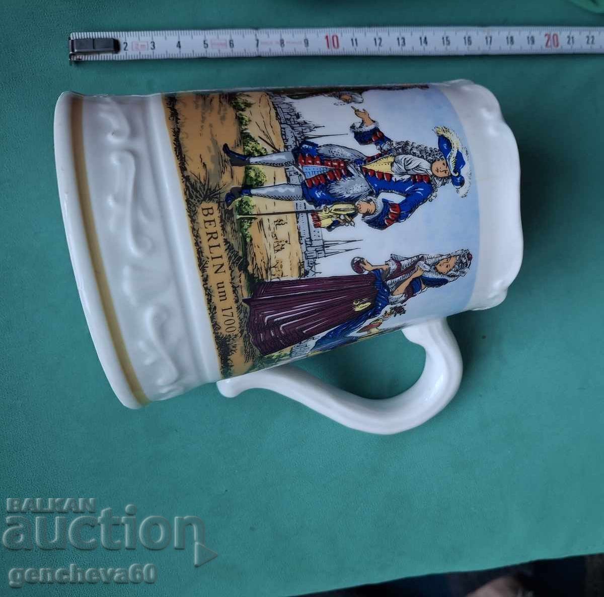 CANĂ DE PORȚELAN COLECȚIONABILĂ RDG - 6 CANĂ DE PORȚELAN COLECȚIONABILĂ RDG - 6