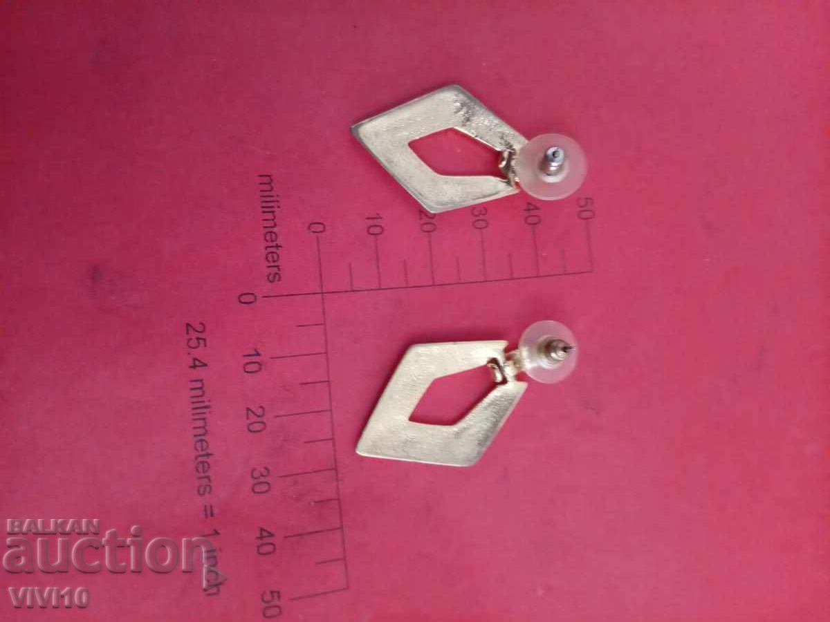 Αντίκες σκουλαρίκια με σμάλτο με τιμή 30.00 BGN | € 15.34