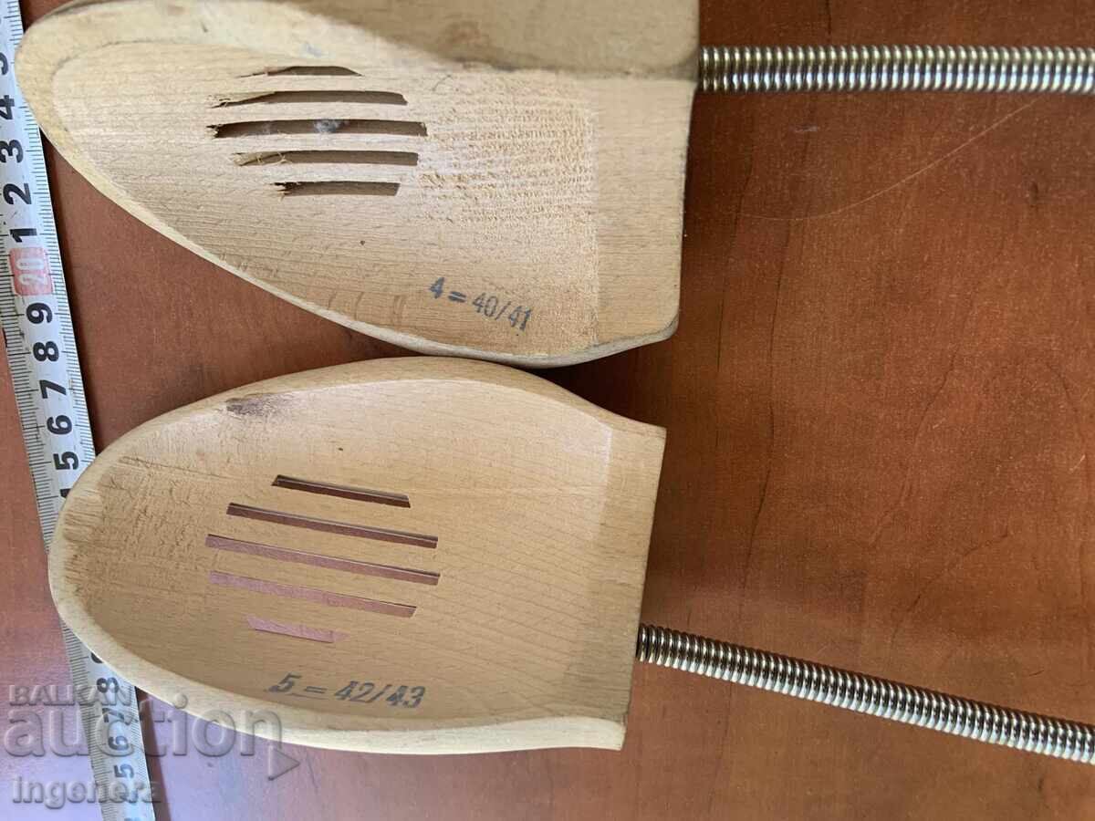 Auction  MOLD SHOE MOLDS WOOD BRANDED TENSIONERS STRETCHERS