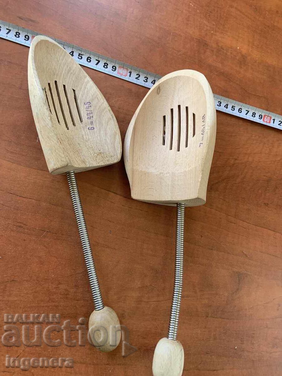 Auction  MOLD SHOE MOLDS WOOD BRANDED TENSIONERS STRETCHERS