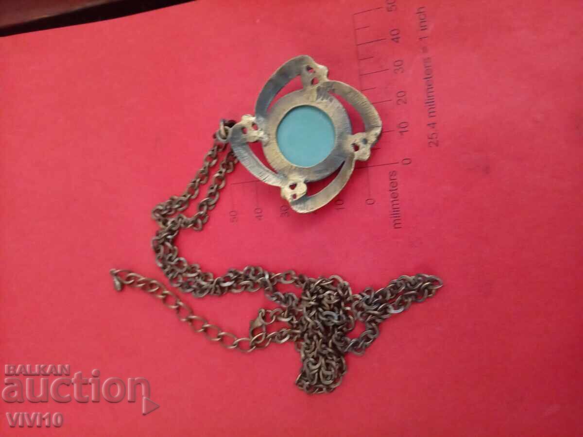 Colier antic cu preț 30.00 BGN | € 15.34 Colier antic cu preț 30.00 BGN | € 15.34