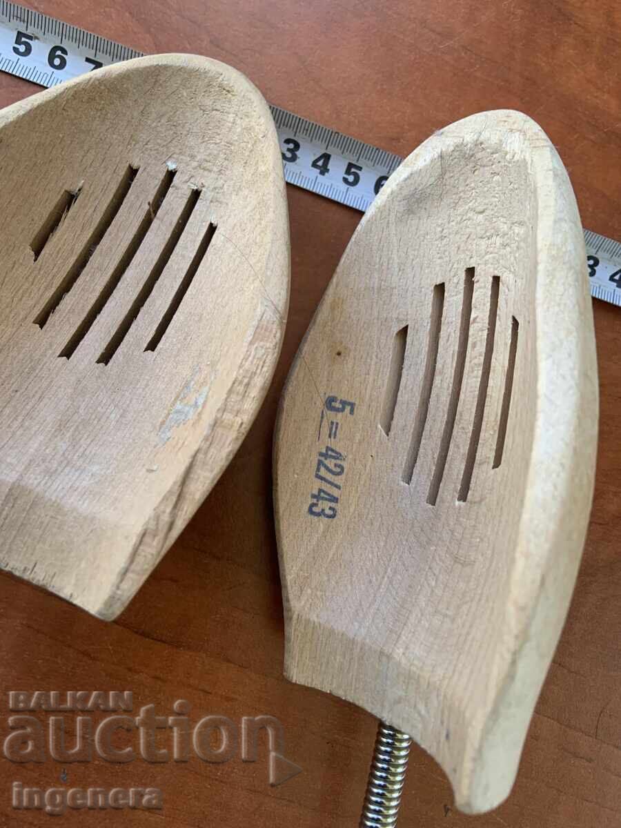 Delivery of MOLD SHOE MOLDS WOOD BRANDED TENSIONERS STRETCHERS