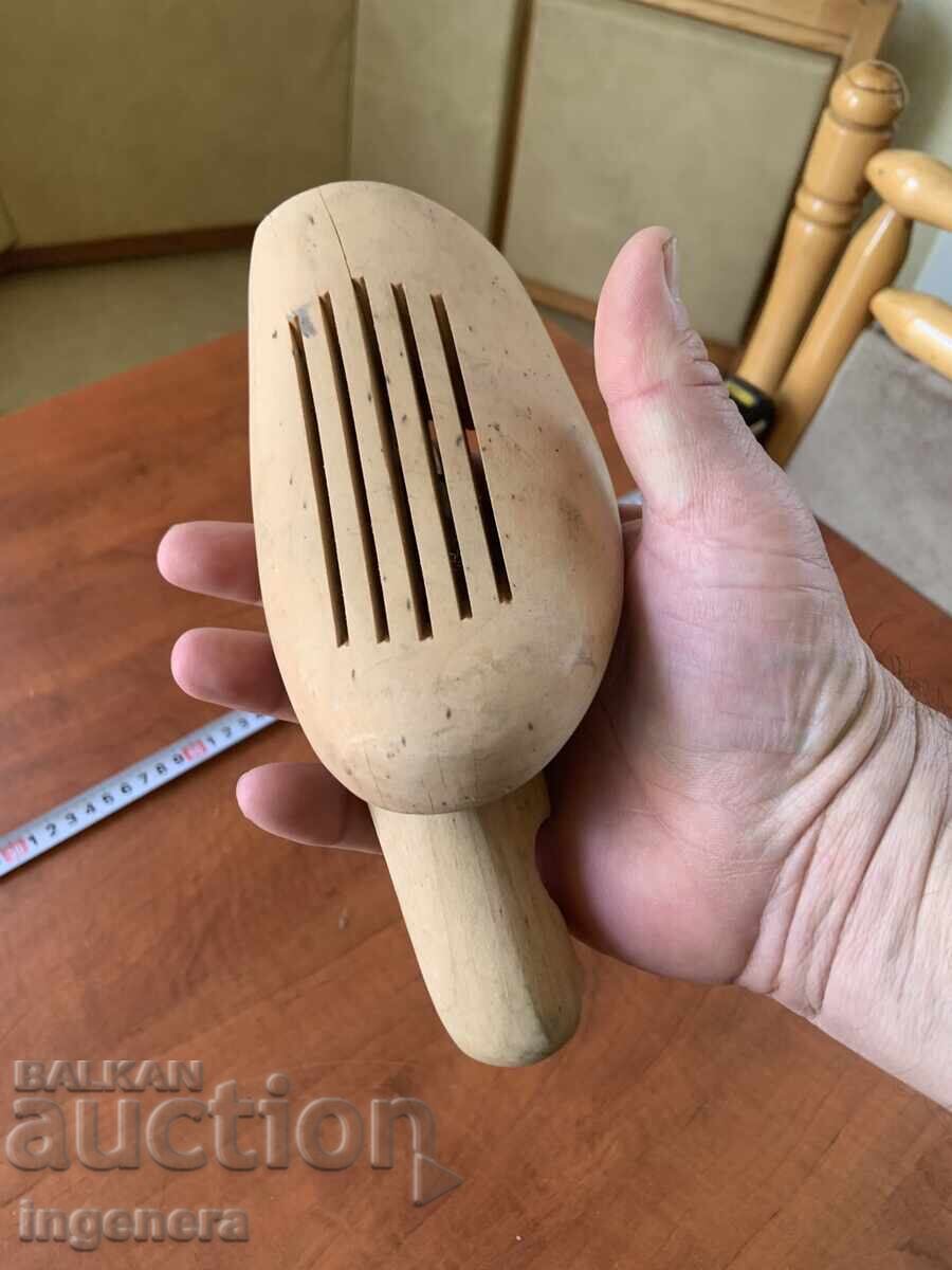 Delivery of MOLD SHOE MOLDS WOOD BRANDED TENSIONERS STRETCHERS Delivery of MOLD SHOE MOLDS WOOD BRANDED TENSIONERS STRETCHERS