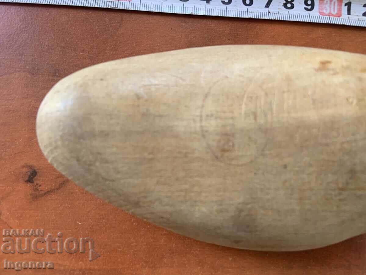 Delivery of MOLD SHOE MOLDS WOOD BRANDED TENSIONERS STRETCHERS Delivery of MOLD SHOE MOLDS WOOD BRANDED TENSIONERS STRETCHERS