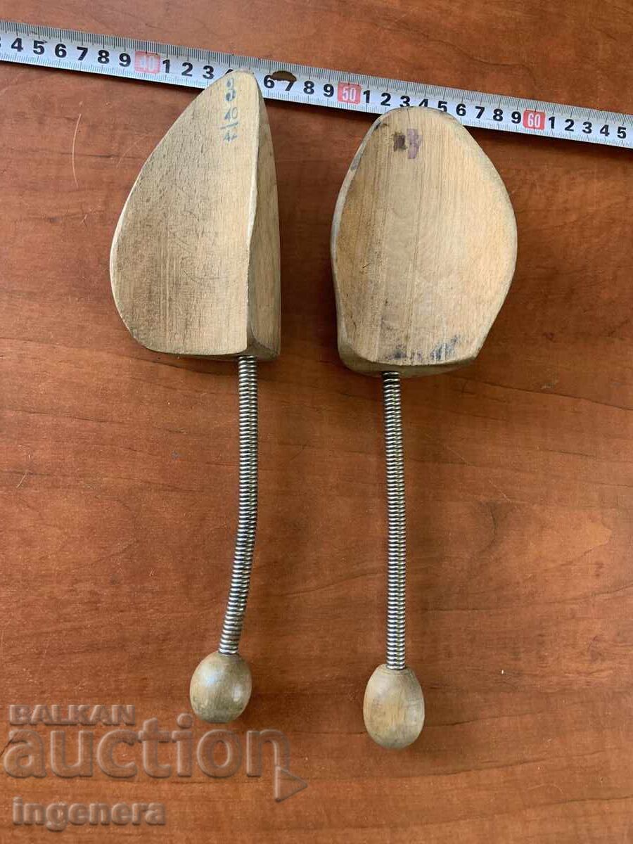 Licitație MOLDE PANTOF MATRICE LEMN MARCA INTINZATOR TARGA Licitație MOLDE PANTOF MATRICE LEMN MARCA INTINZATOR TARGA