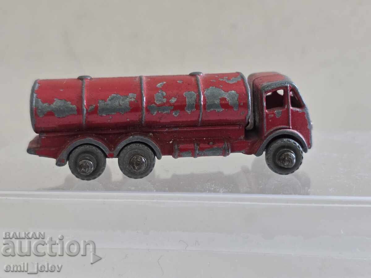 LESNEY MATCHBOX-11A ERF Petrol Tanker 1955-1958 with price 14.99 BGN | € 7.66 LESNEY MATCHBOX-11A ERF Petrol Tanker 1955-1958 with price 14.99 BGN | € 7.66