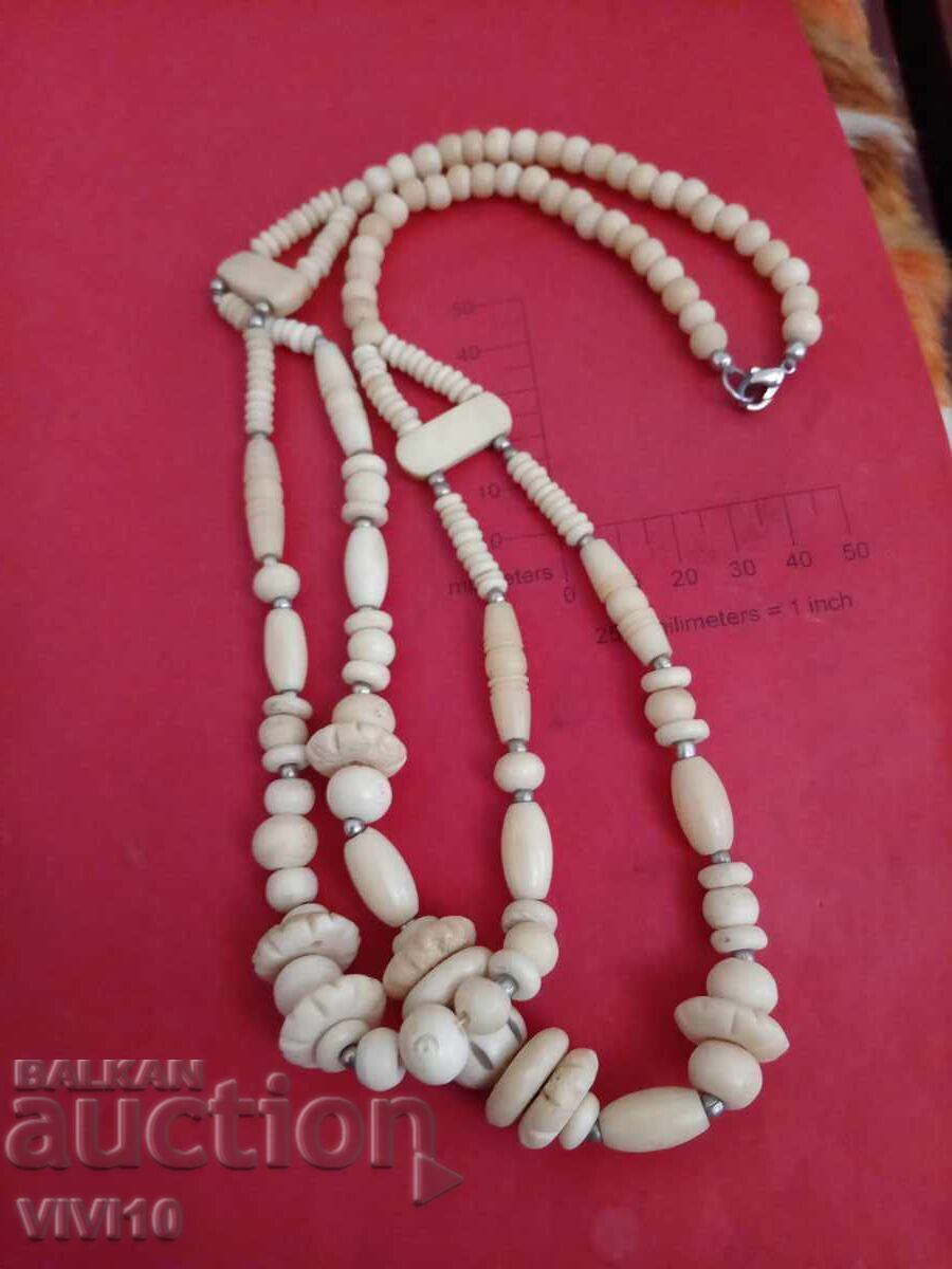 Αρχαίο κολιέ από κόκαλο με τιμή 70.00 BGN | € 35.79