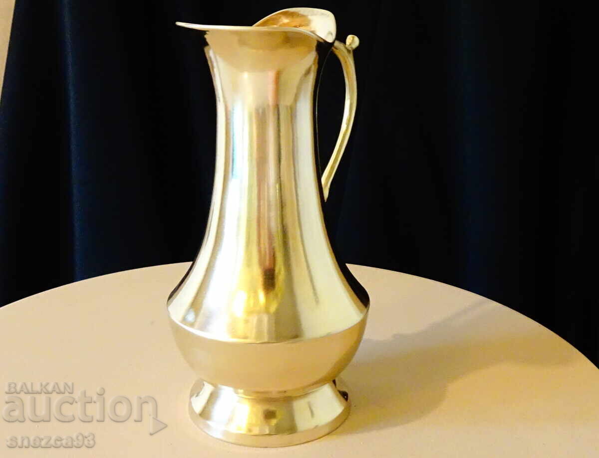 Немска бронзова кана за вино,ракия,барок с цена 38.00 лв. | € 19.43 Немска бронзова кана за вино,ракия,барок с цена 38.00 лв. | € 19.43