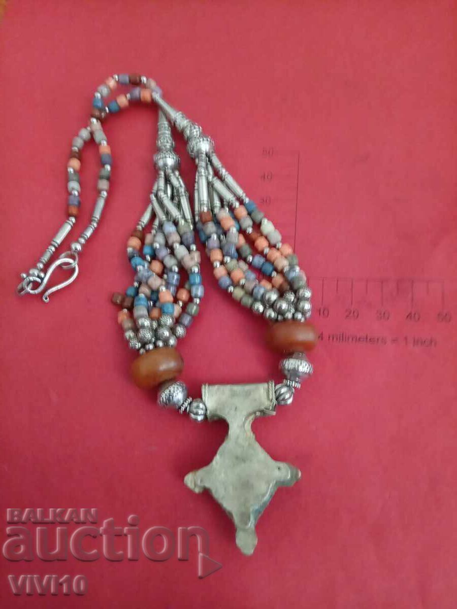 Старинно колие с емаил и кехлибар с цена 130.00 лв. | € 66.47