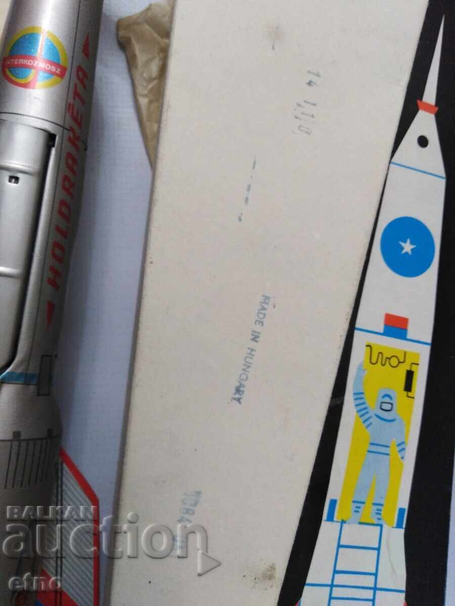 Παράδοση 1984 ΣΕΛΗΝΙΑΚΟ ΠΥΡΑΥΛΟ, ΣΟΣΙΑΛΙΣΤΙΚΟ ΠΑΙΧΝΙΔΙ, ΟΥΓΓΑΡΙΑ, ΠΑΙΧΝΙΔΙΑ