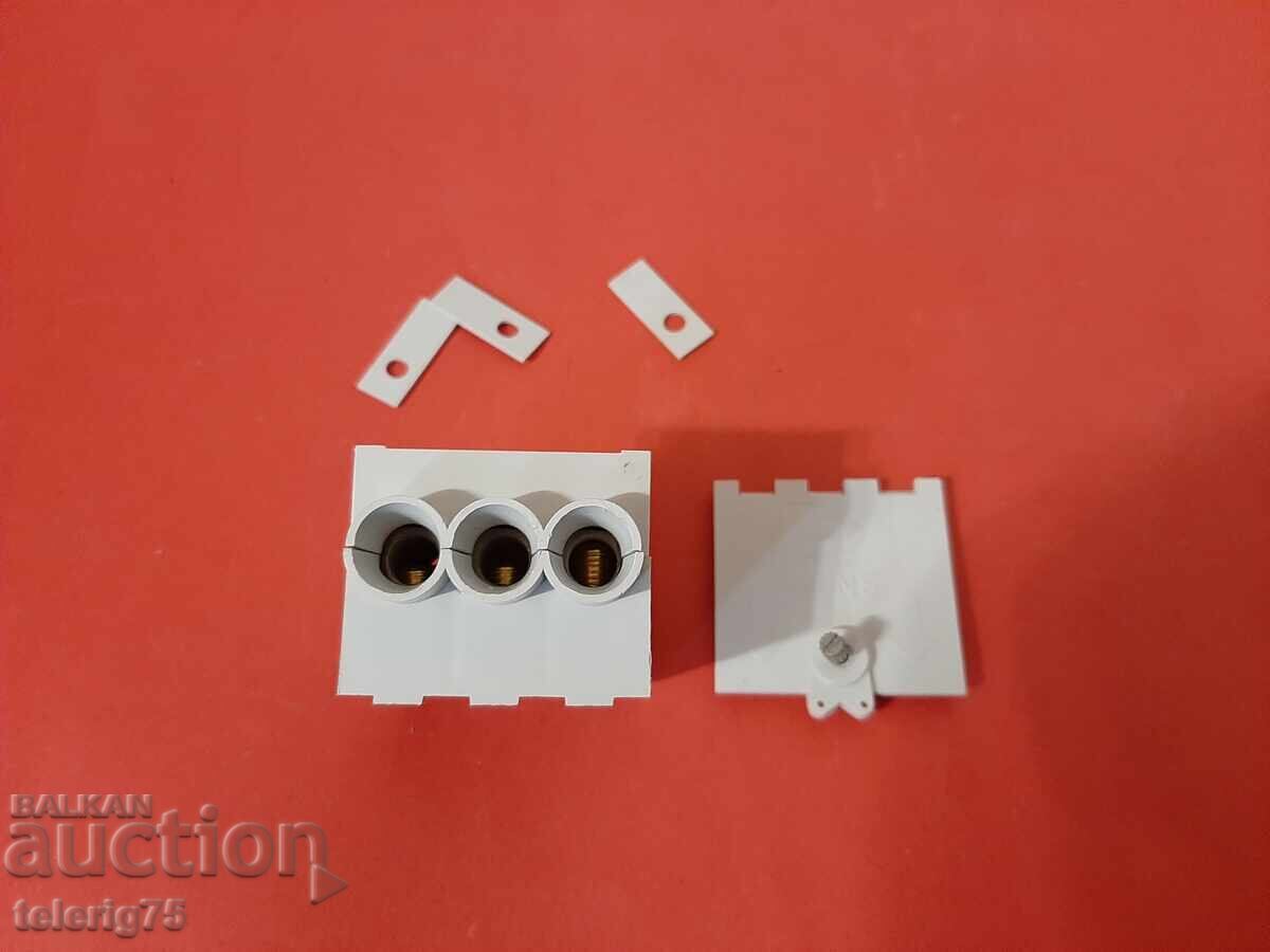 Αγγλικός Συνδετήρας Καλωδίων για Καλώδια έως 50mm2 με 5 εισόδους Ορείχαλκος με τιμή 20.00 BGN | € 10.23