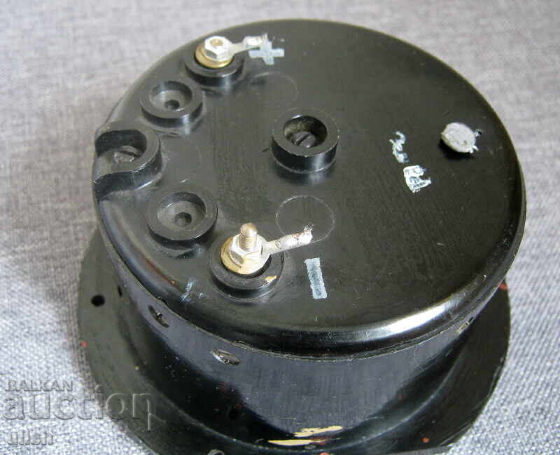 Licitație Vechi aparat de tir, voltmetru de laborator din bachelită