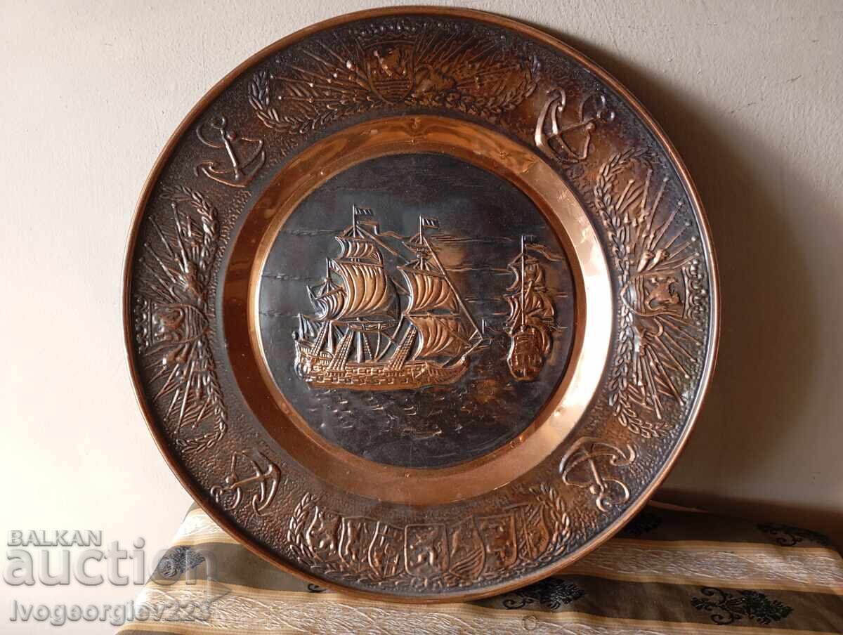 Διακοσμητικό πιάτο για τον τοίχο