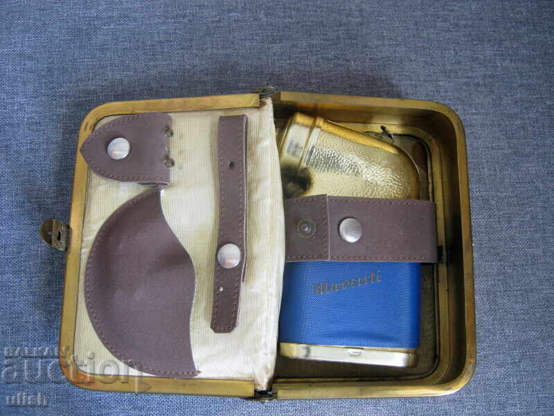 Licitație Vechi instrument portabil de frizerie pe gaz Maventi